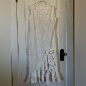 Elegant White Floral Dress